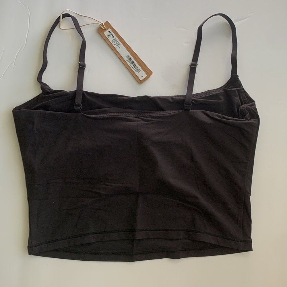 NWT Skims Fits Everybody Cropped Cami in Onyx, size med - Picture 3 of 6